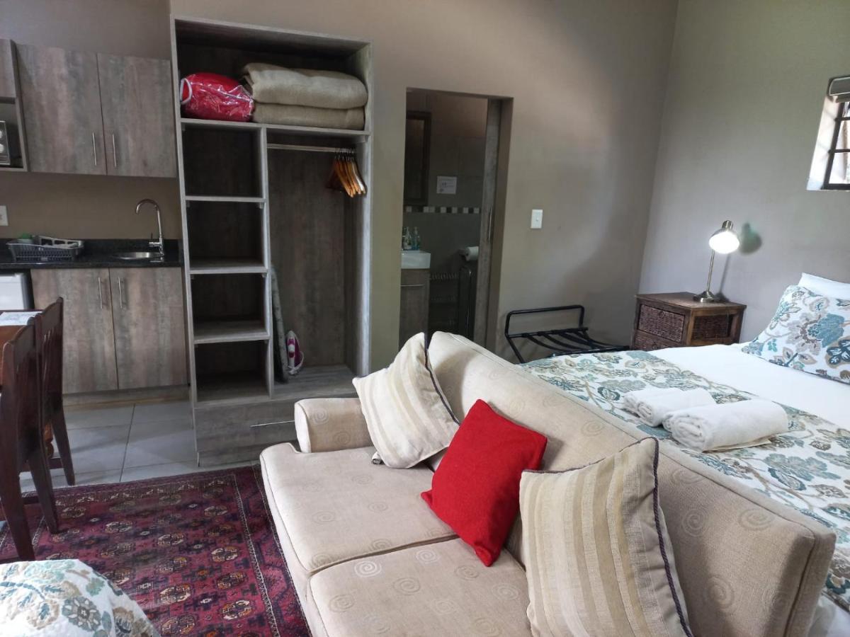A Little Guesthouse Bloemfontein Ngoại thất bức ảnh