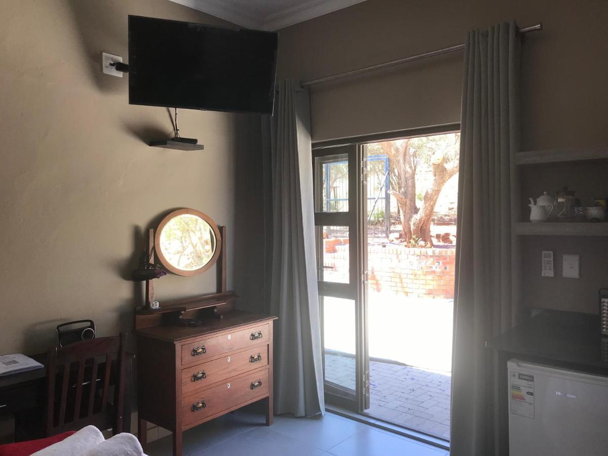 A Little Guesthouse Bloemfontein Ngoại thất bức ảnh